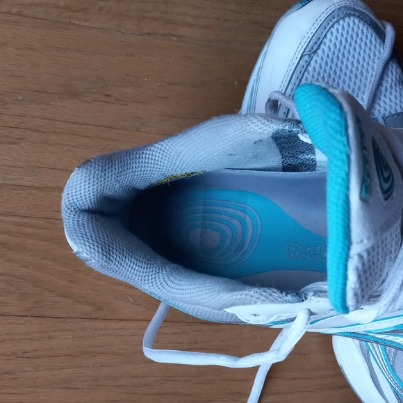 Size 8.5 Reebok TrainTone Excel. Cond. Quality Shoe Arch-Insert Moving-Air Sole - Picture 9 of 13